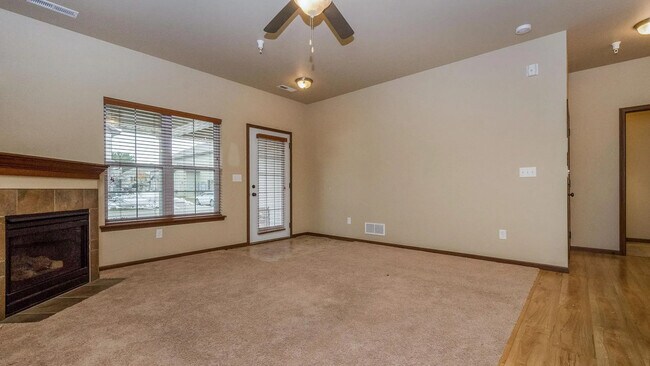 Building Photo - 470 Cambria Dr