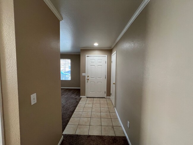 Foto del edificio - Single Story 3-bedroom home in Patterson!