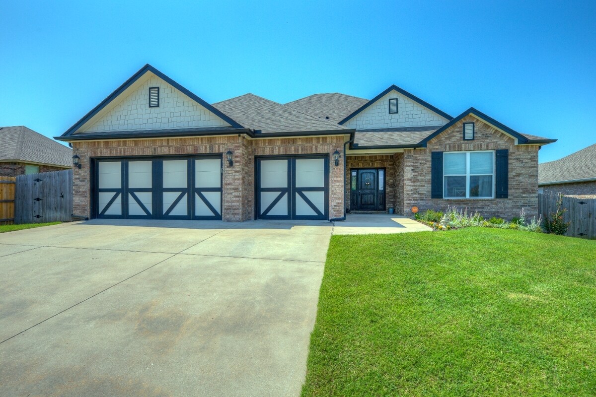 2118 E 132nd Pl S, Bixby, OK 74008 House Rental in Bixby, OK