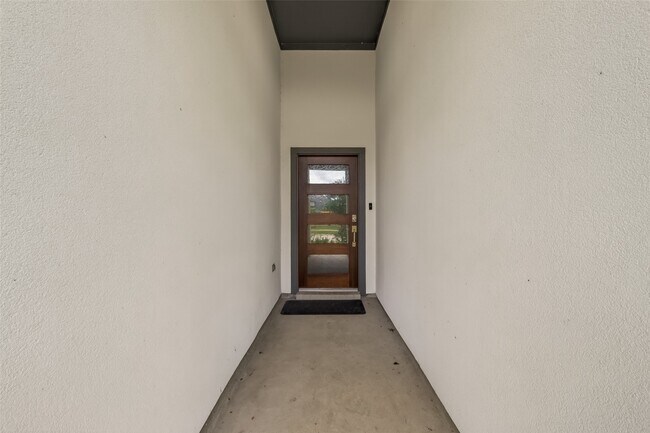 Building Photo - 28419 Hazel Trl