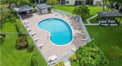 Building Photo - 1601 Cypress Pointe Dr