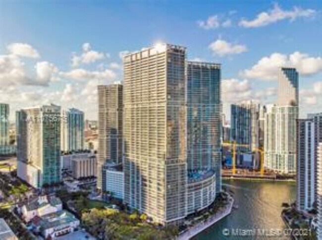 Foto del edificio - 475 Brickell Ave