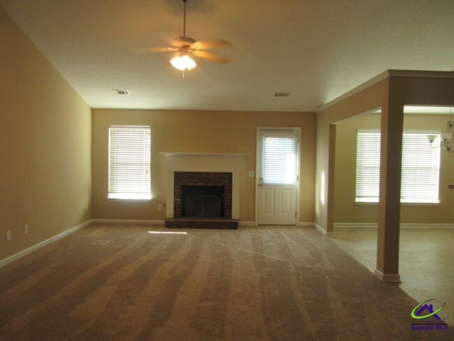 Building Photo - 302 Timberwind Dr