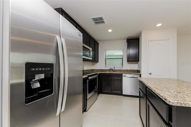 Building Photo - 1467 Swan Lake Cir