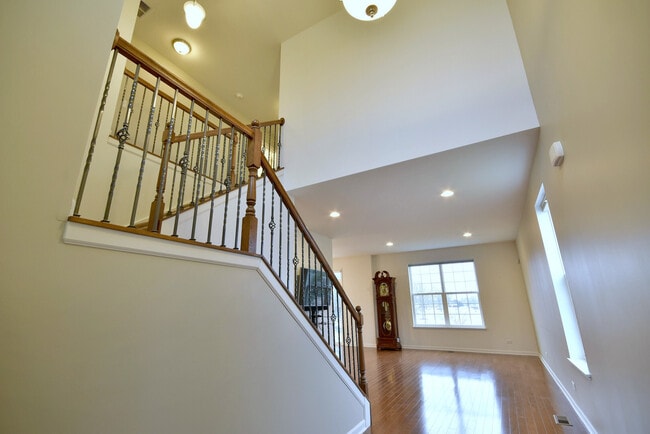 Building Photo - 147 Birch Ln