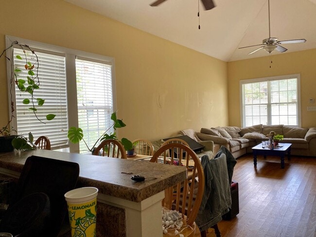 Foto del edificio - 3909 Jackson St