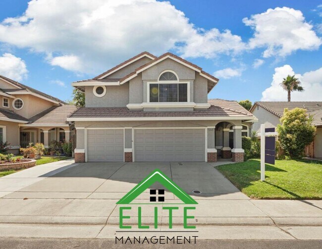 Foto del edificio - Spacious 4-Bedroom, 3-Bath Home in Desirab...