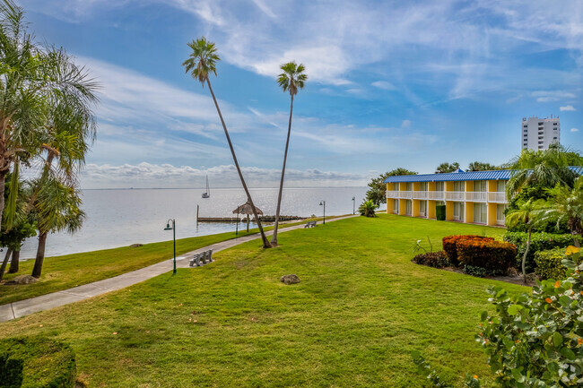 Building Photo - Skyway Apartments