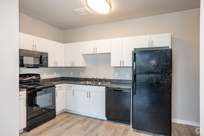 2BR, 2BA - 978SF - Kitchen - Authentix Greeley