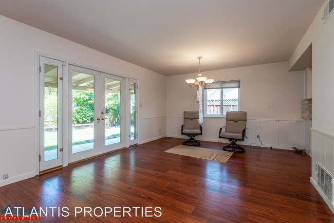 Building Photo - 3 br, 2 bath House - 2237 Montezuma Drive
