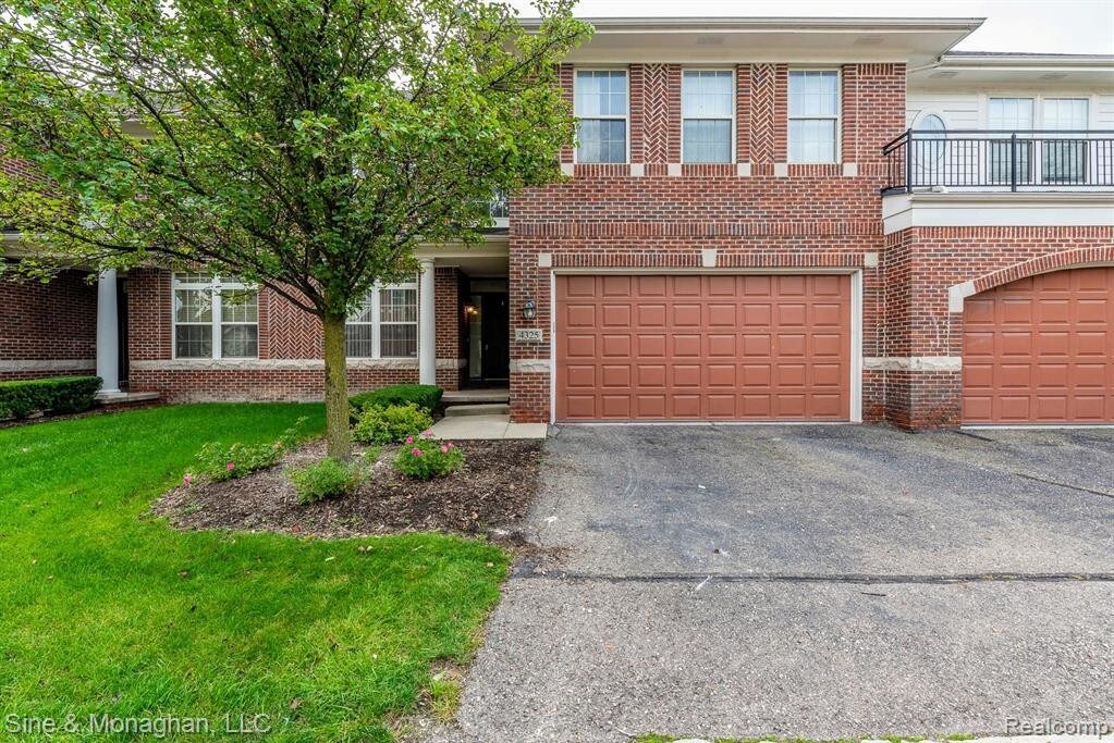 Primary Photo - 4325 Gateway Cir