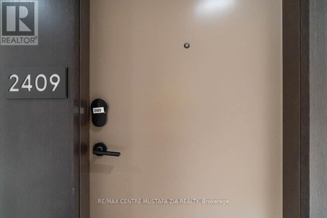 Photo du bâtiment - 4015 The Exchange