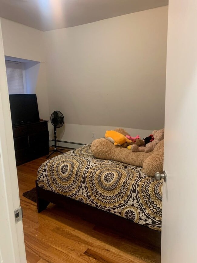 Building Photo - 86 Clinton Ave