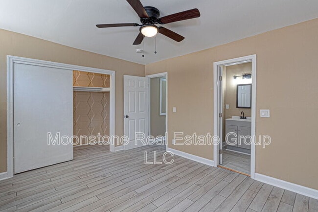 Building Photo - 39 Ticknor Dr