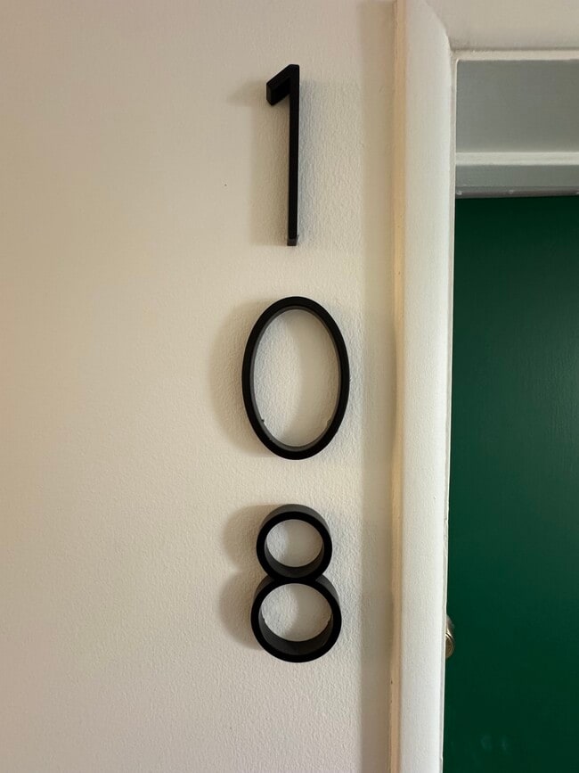 Building Photo - 5118 De Longpre