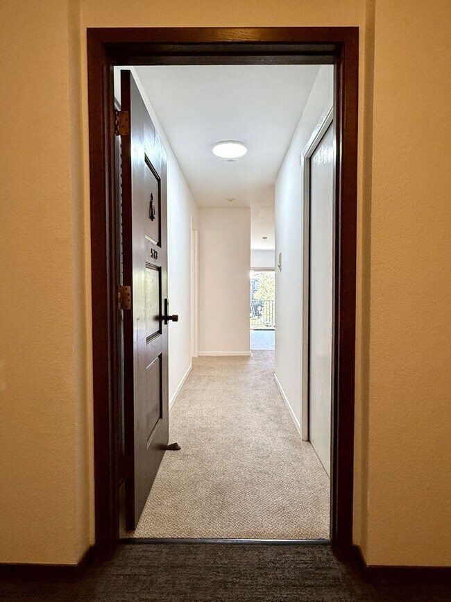 Foto del edificio - Recently Updated One Bedroom condo in the desirable Shelter Ridge Complex for rent!