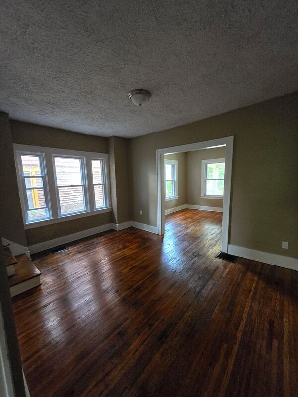 Primary Photo - 93 Quincy St