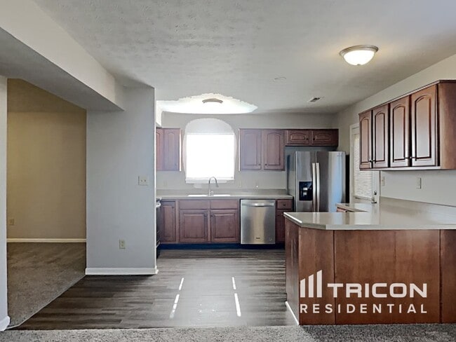 Foto del edificio - 114 Thistle Wood Dr