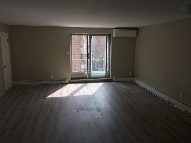 Foto del edificio - 106 Bay 28Th St