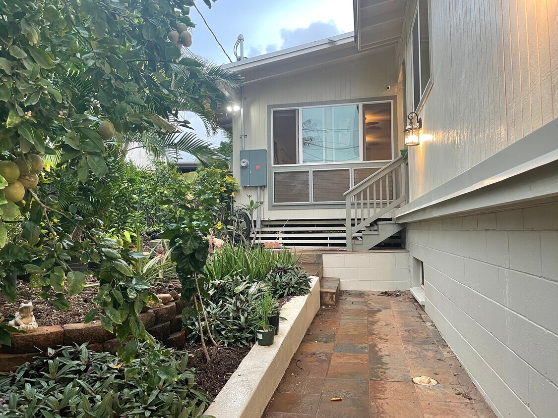 Primary Photo - 92-653 Newa St