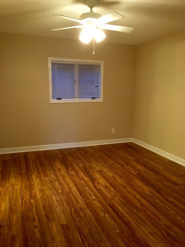 Foto del edificio - 102-G Wafco Lane