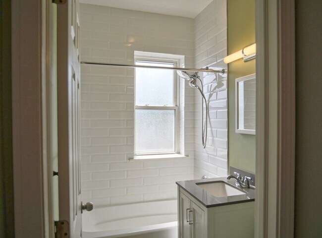 Foto del edificio - 4323 N Drake Ave