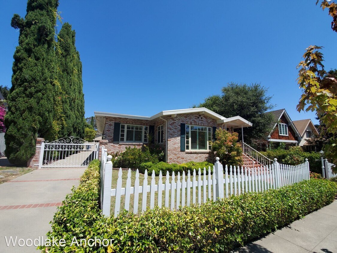 Primary Photo - 3 br, 2 bath House - 1468 Cortez Avenue