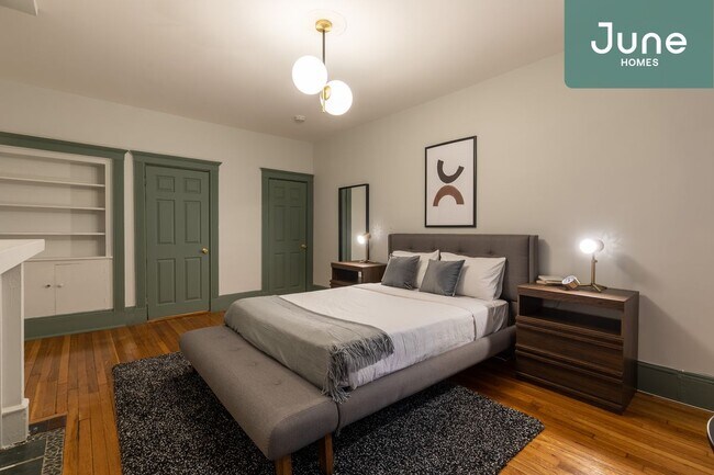 Foto del edificio - Queen room in 4-bed/1.0-bath Home