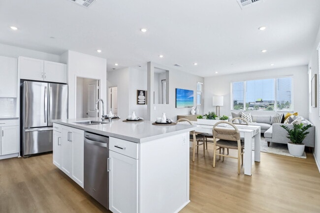 Building Photo - Axis at Millenia Townhomes