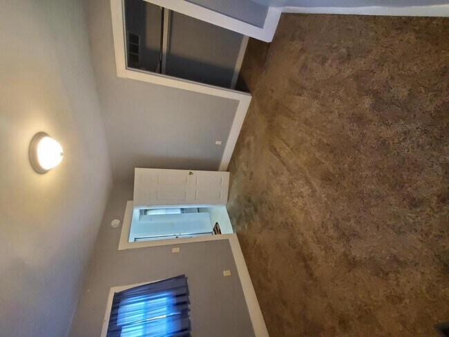 Building Photo - 515 North Cory St