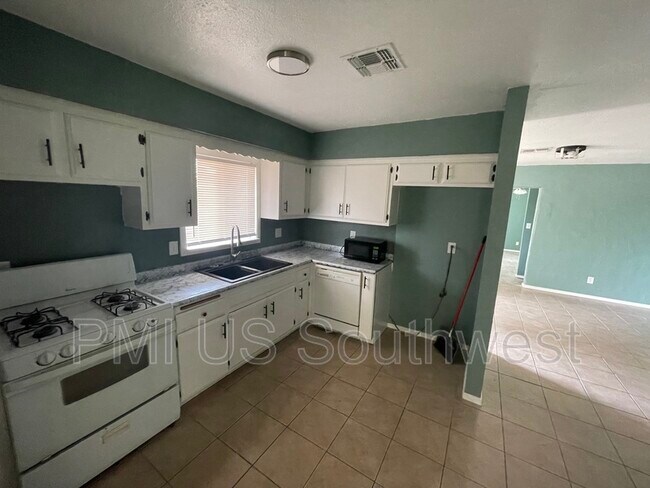Foto del edificio - 10057 Driftwood Cir