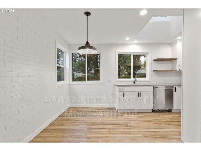 Foto del edificio - 6014 SE Insley St
