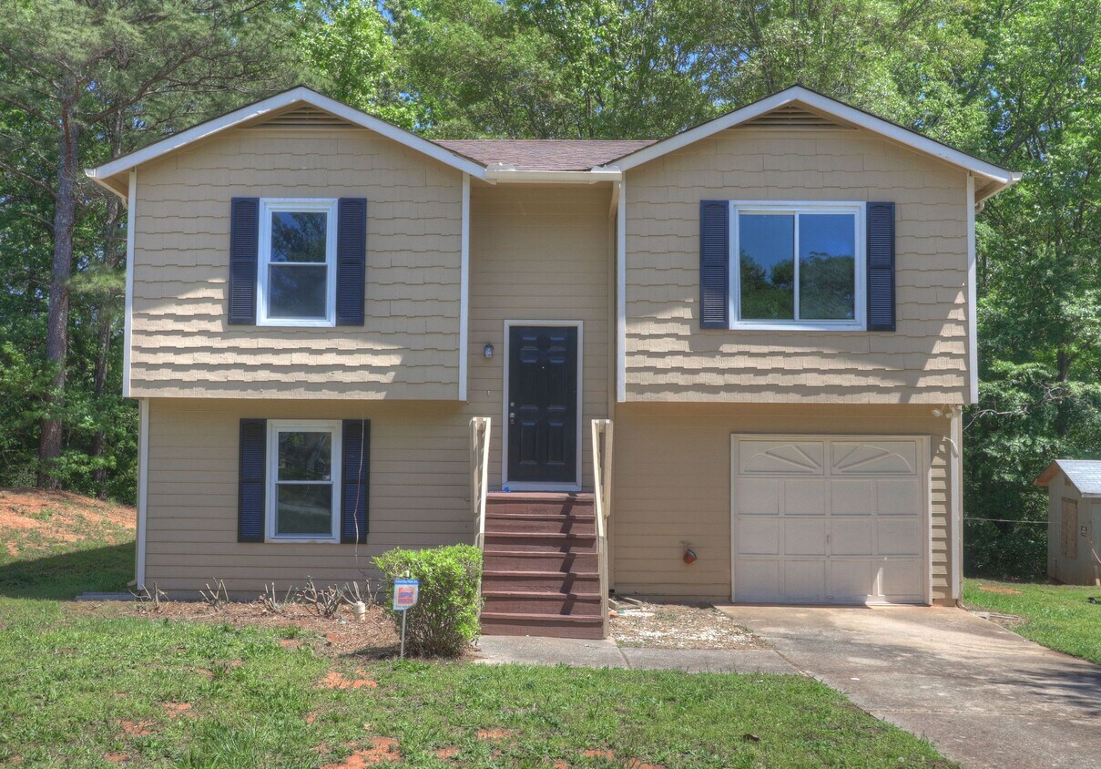 5654 Bradley Cir, Lithonia, GA 30038 House Rental in Lithonia, GA