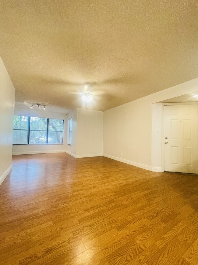 Building Photo - 2736 S University Dr