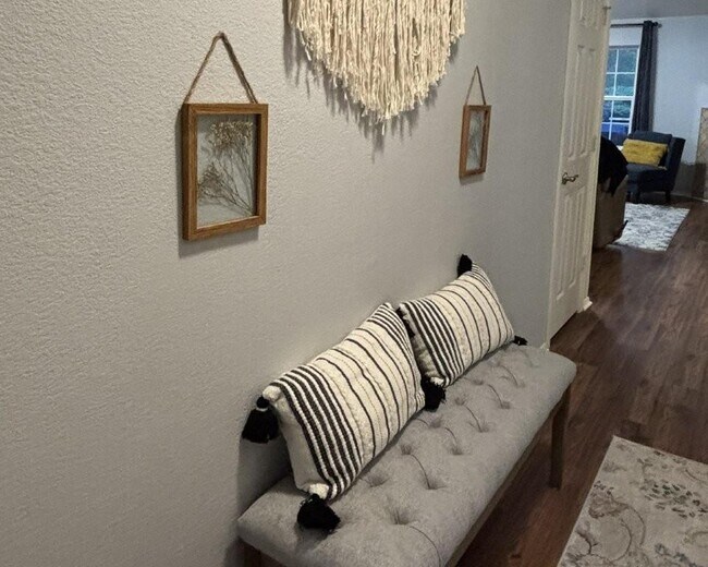 Foto del edificio - 6 Hart Ln