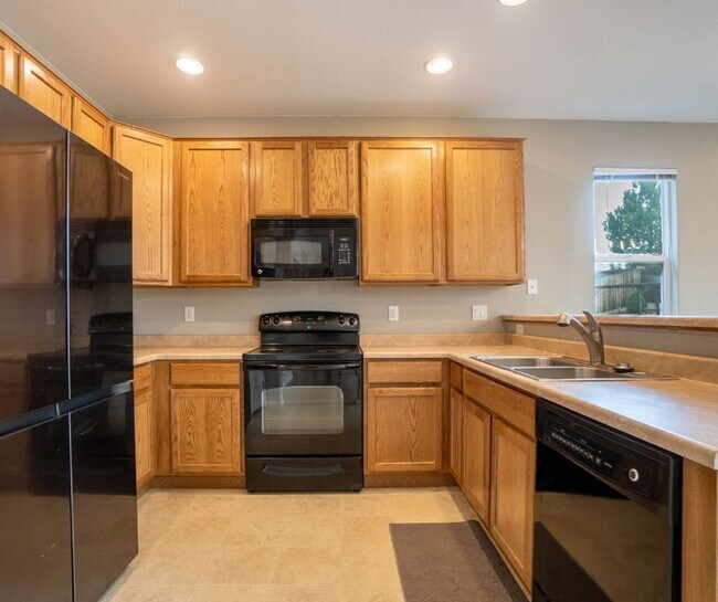 Building Photo - Move in ready home on Kettle Drum