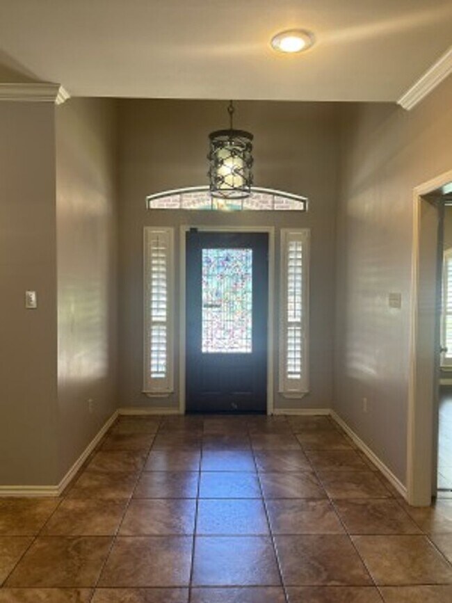 Foto del edificio - 617 Huntwick Ln