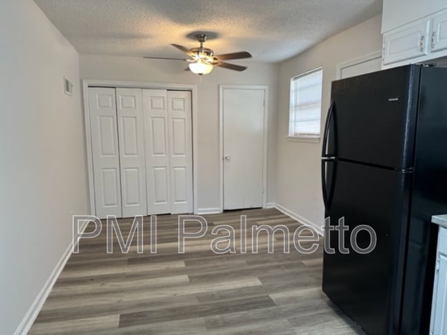 Foto del edificio - 106 Temple Walk Rd