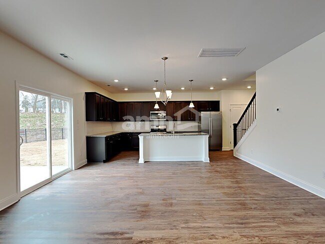 Foto del edificio - 1364 Lomond Dr