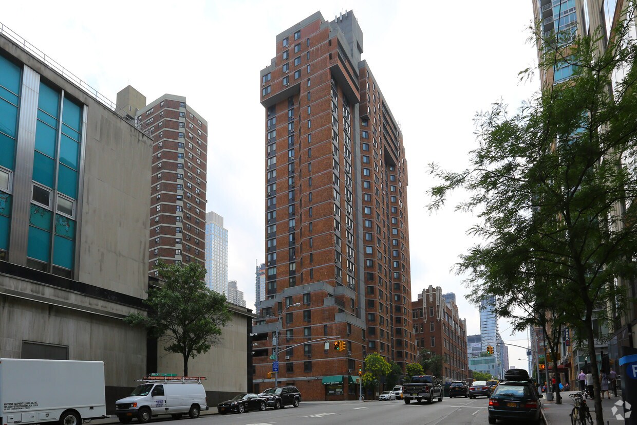 Lincoln Amsterdam House Apartments in New York, NY