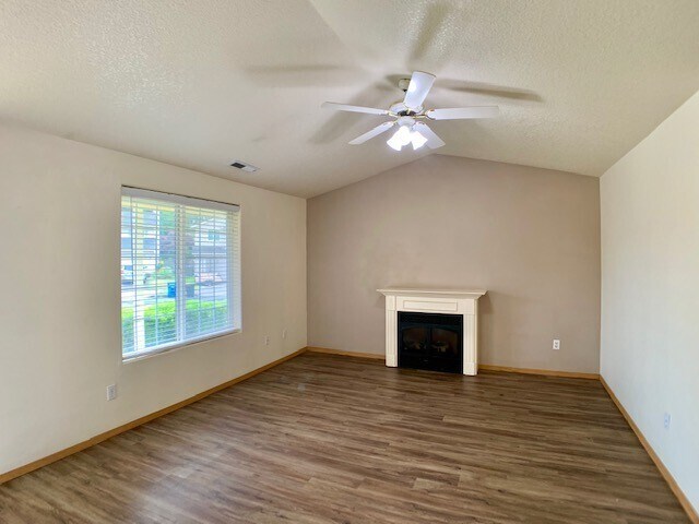 Building Photo - Great 3BD Ranch in Desirable Neighborhood!...