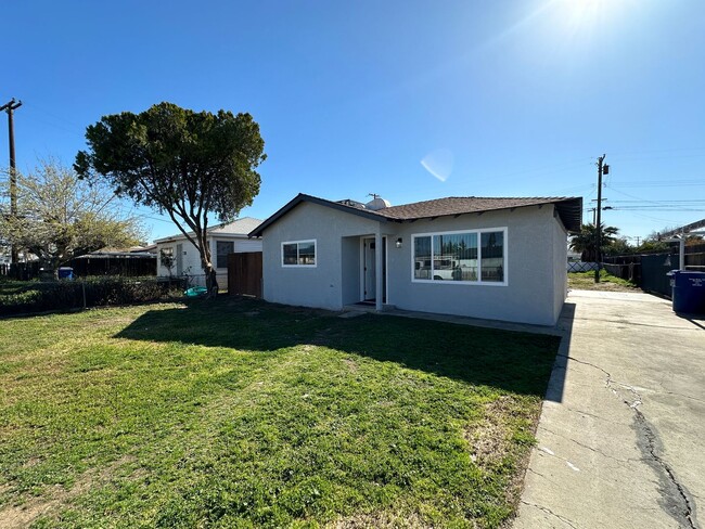 Building Photo - Cozy Home Newly Remodeled!