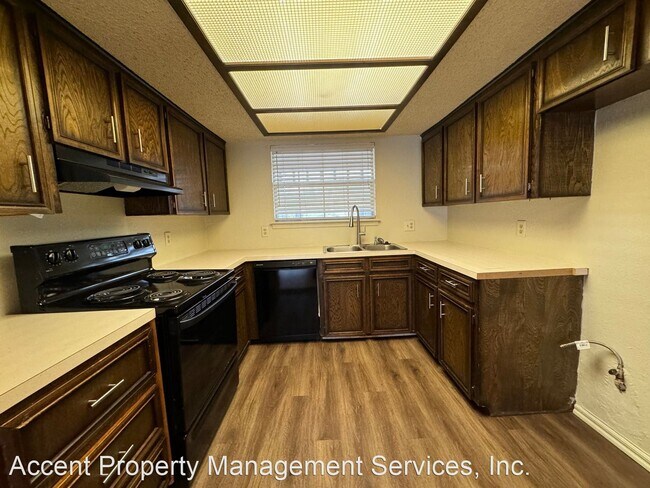 Foto del edificio - 3 br, 2 bath House - 7411 South Elm Avenue