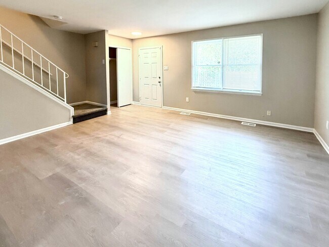 Foto del edificio - 9242 Woodcreek Ct