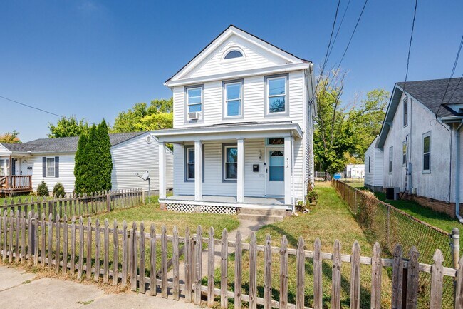 Building Photo - PRICE DROP on 3 Bedroom/1.5 Bath Northside...