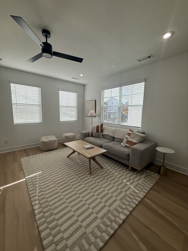 Foto del edificio - 1448 Dunn Ave