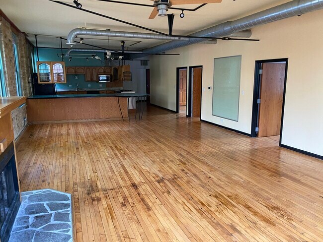 Building Photo - 1846 W Henderson St