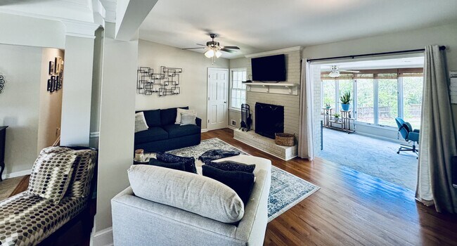 Building Photo - 2640 Varner Dr NE