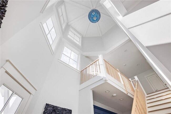 Foto del edificio - 46 Carnegie Heights Dr