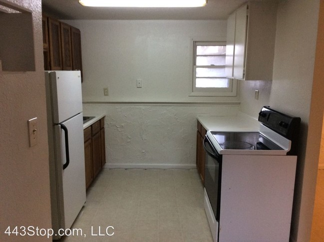 Building Photo - 6160 N East Circle Dr